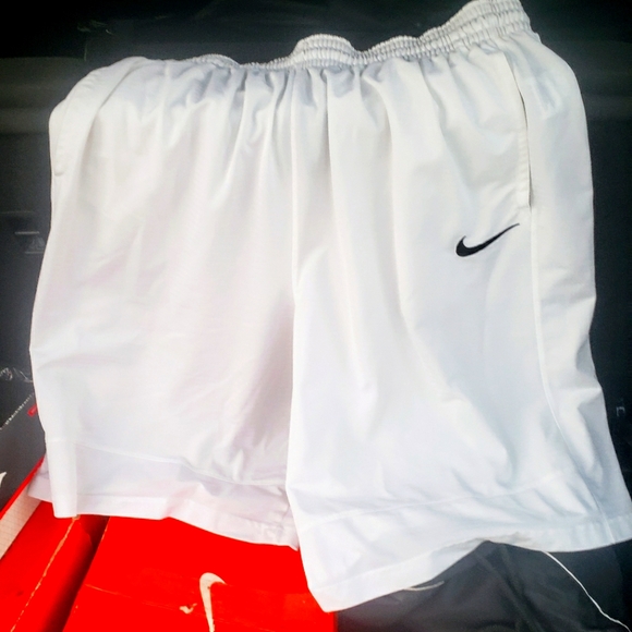 Nike White Shorts - Picture 1 of 3